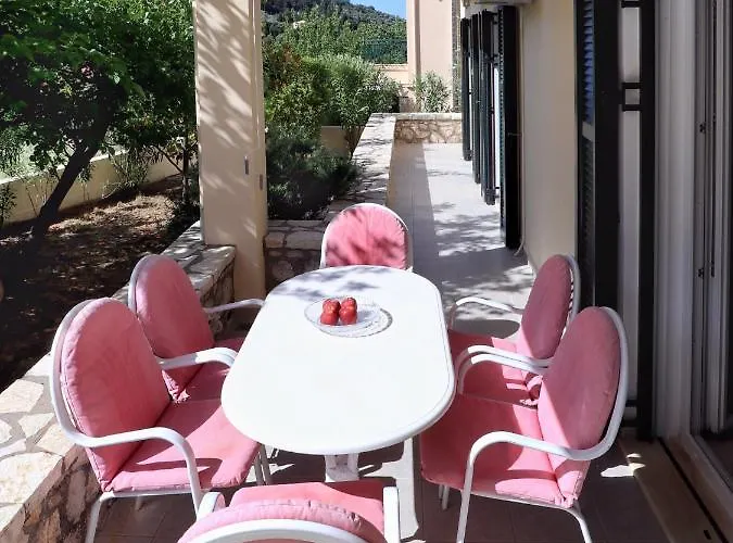 Frida's House * Karia (Lefkada)