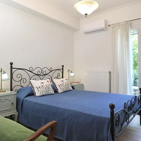 בית נופש Frida's House Kariá